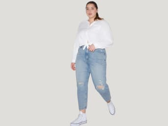 Figuurtype X met buikje: rokje en broek met high waist lichten de taille uit. 