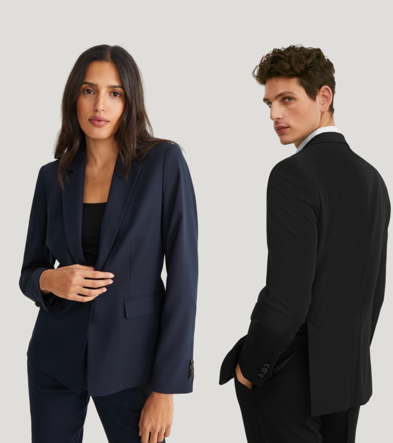 Les blazers et les vestes, des pièces clés élégantes et sérieuses du dressing minimaliste pour les looks professionnels et casuals.
