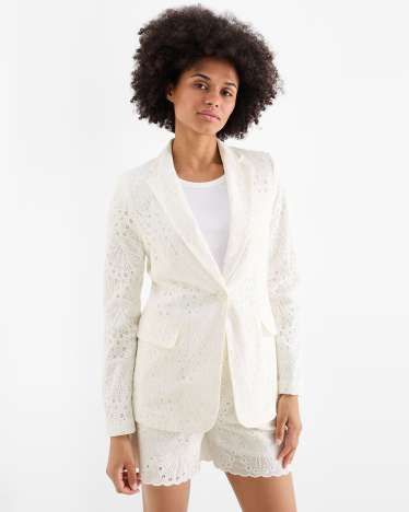 Witte looks
