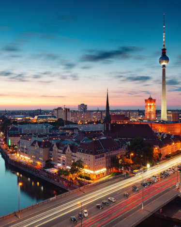 Fischerinsel und Berliner Fernsehturm am Abend