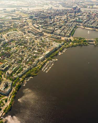 Luftaufnahme der Alster in Hamburg