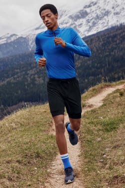 Ropa de deporte para hombres en varios colores