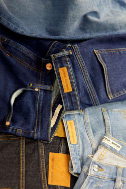 Jeans waschen, trocknen und pflegen