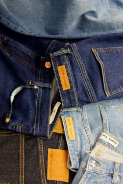 Lavare e asciugare i jeans