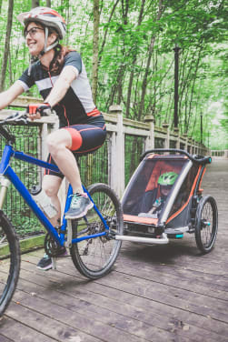 Cómo llevar a los niños en la bici