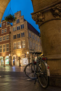 Radwege NRW – Fahrrad steht am Prinzipalmarkt in Münster.