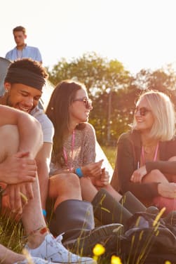 Jak na sebe dát na festivalu pozor