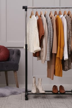 Guida al capsule wardrobe per ogni stagione