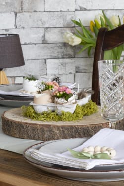 Decoración de mesa y menú de Pascua