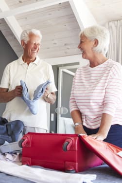 Preparación de un viaje para personas mayores