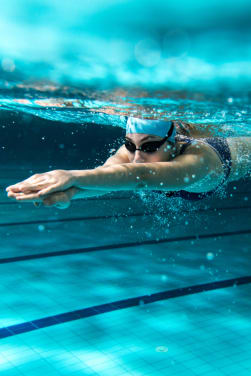 I benefici e gli stili di nuoto