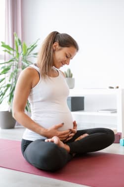 Yoga prénatale: prostures de yoga
