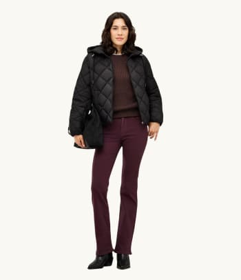 Estilo Y2K: las chaquetas acolchadas completan a la perfección los outfits de invierno estilo años 2000.