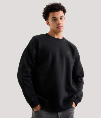 Oversized-Shirts waren inspiriert von Hip-Hop- und Skater-Styles.
