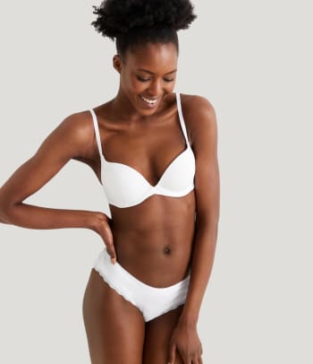 Shapewear for your bust: a woman wearing a push-up bra