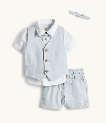 Taufe Outfit Junge – Outfit mit Hemd und Weste.