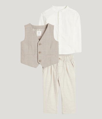 Taufe Outfit Junge – Outfit mit Hemd und Weste.