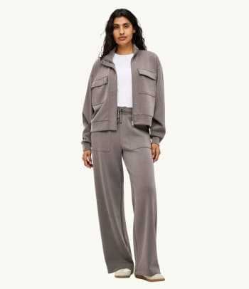 Stile Tomboy: chino, pantaloni sportivi e pantaloni cargo sono must-have.