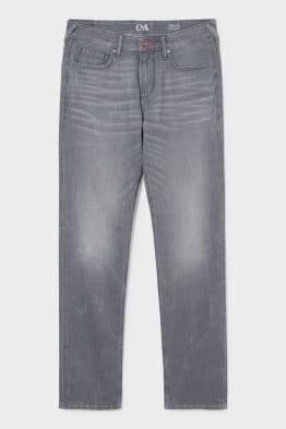 Find your perfect Straight jeans here 