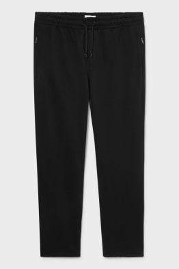 Tallas grandes:Pantalones para hombre: confort y estilo en C\u0026A