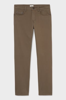 Find your perfect khaki trousers here 