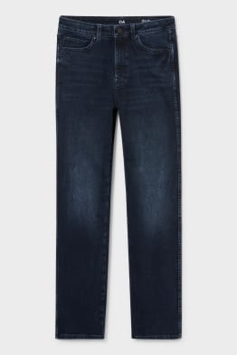 Find your perfect Straight jeans here 