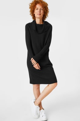 Knitted dress