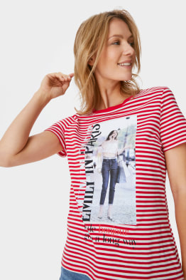 T-shirt - efekt połysku - w paski - Emily in Paris