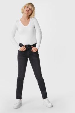 Straight jeans
