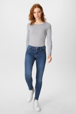 Skinny Jeans - Mid Waist