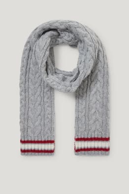 Knitted scarf - cable knit pattern