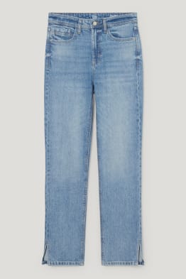 Find your perfect Straight jeans here 