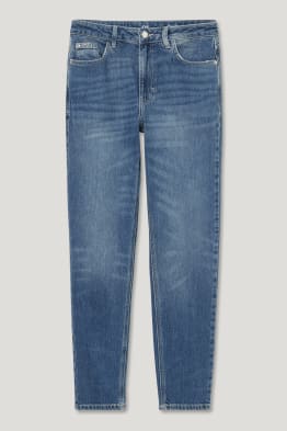Jean fuselé coupe droite