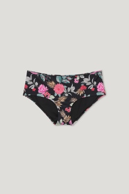 Welcher Slip bei breiten Hüften? Welcher Slip bei breiten Hüften?