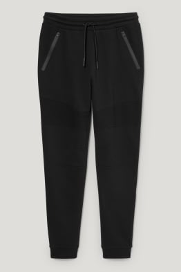 Pantalones de deporte para hombre: confort y estilo en C\u0026A