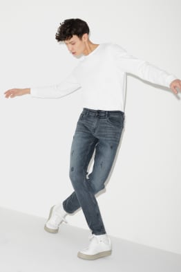 Find your perfect Skinny jeans here | C 
