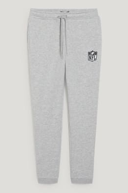 Pantalones de deporte para hombre: confort y estilo en C\u0026A