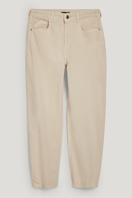Find your perfect Straight jeans here 