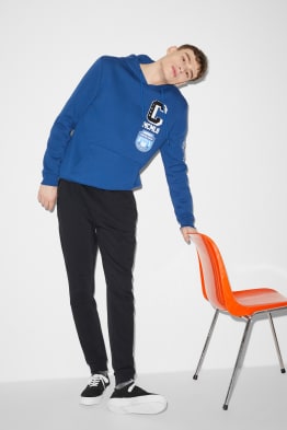Pantalones de deporte para hombre: confort y estilo en C\u0026A