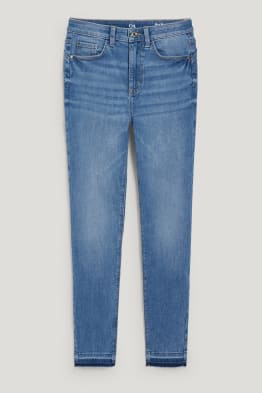 Find your perfect Shaping jeans here 