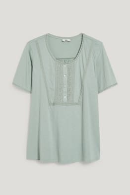 Tallas grandes: Nueva colección de camisetas para mujer | C\u0026A