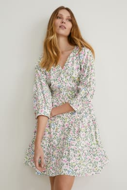 Rochie petrecută - cu flori