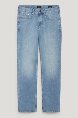 Regular jeans - waterbesparend geproduceerd