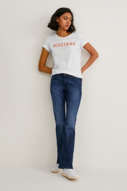 Find your perfect Bootcut jeans here 