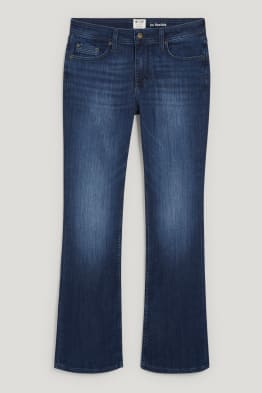 Find your perfect Bootcut jeans here 