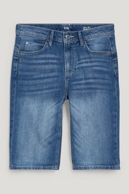 Find your perfect Bermuda shorts here 