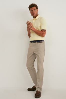 Pantalón con cinturón - regular fit - LYCRA®