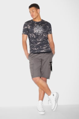 Compra Pantalones cortos cargo online | C\u0026A tienda online