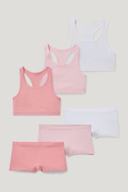 Set - 3 crop tops and 3 pairs of shorts