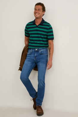 Slim jeans - z recyklovaného materiálu